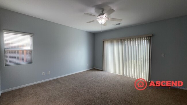 Building Photo - *MOVE IN SEPCIAL!*