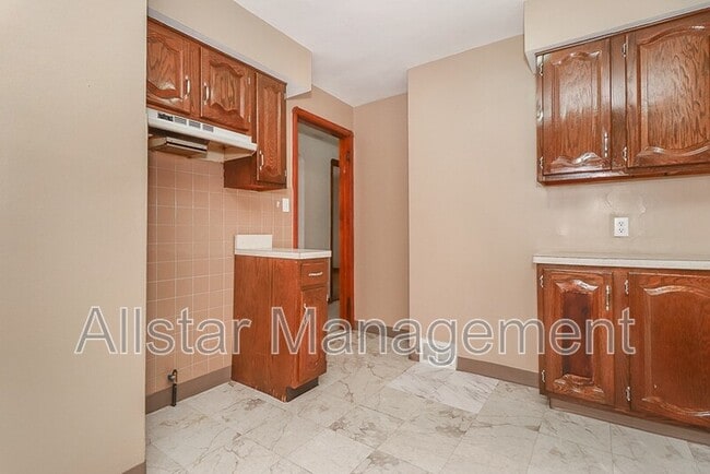 Building Photo - 6207 Gerald Ave