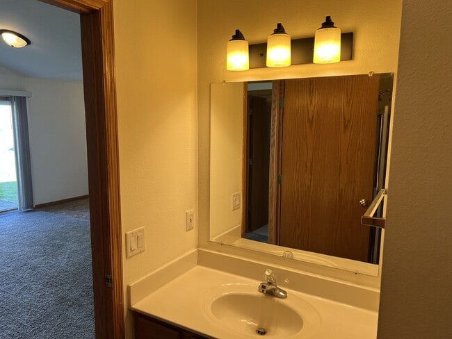 Building Photo - 1105 Heritage Ct