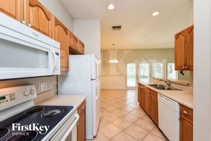 Building Photo - 18465 Tulip Rd