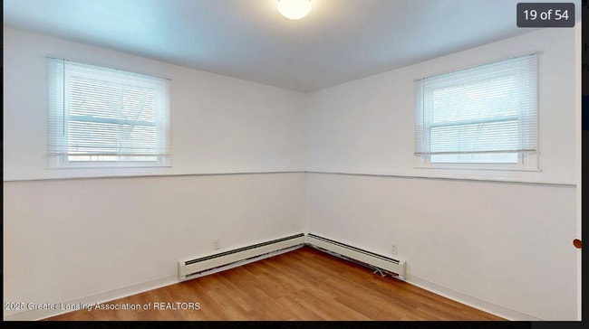 Building Photo - 3117 Holiday Dr