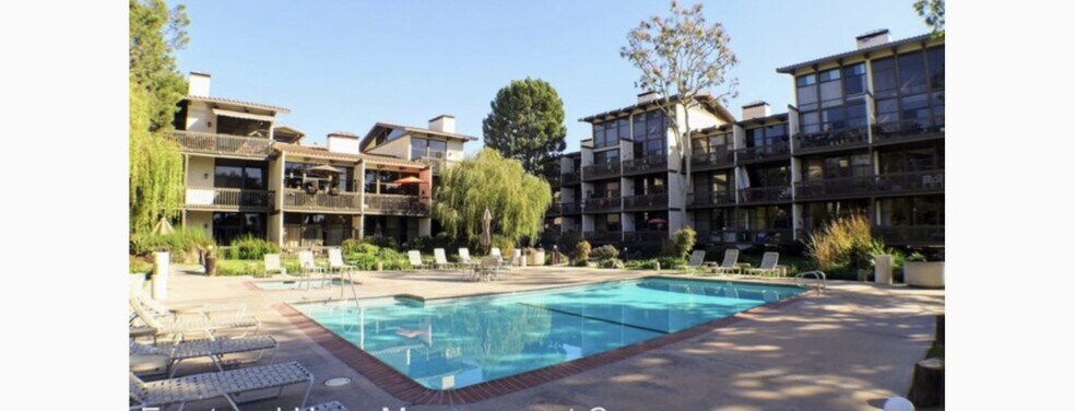 3 pools and hot tubs - 8124 Marina Pacifica Dr N