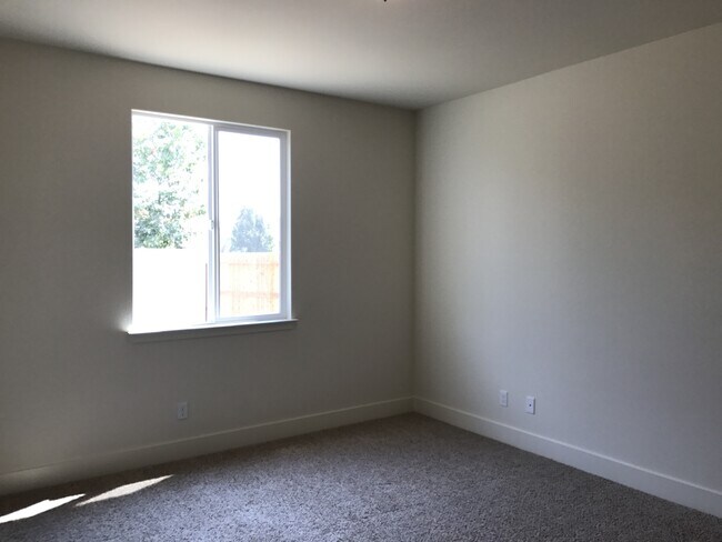 Building Photo - 1600 Dolomite Ct