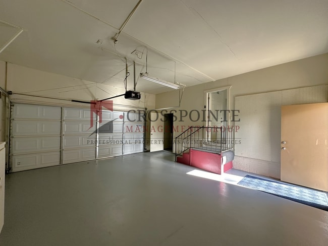 Building Photo - 3 Bedroom 1.5 Bath with Office Space!