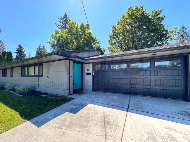 Building Photo - Sprawling South Hill Rancher on Park-like ...