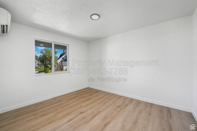 Building Photo - 288 Downington Ave S