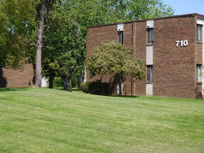Building Photo - 640 King St