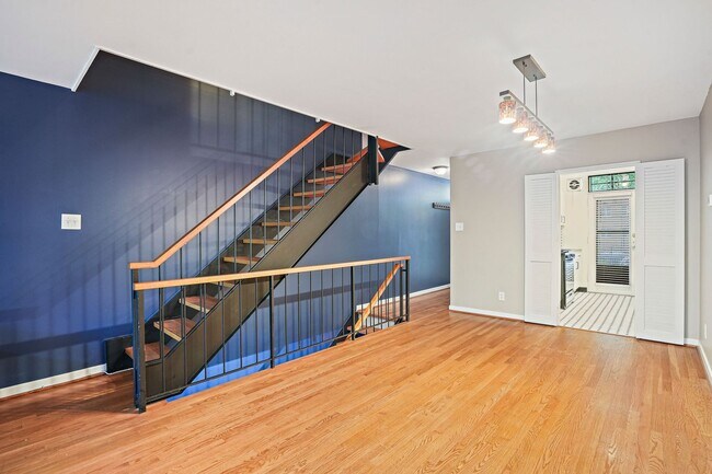 Building Photo - 1285 Delaware Ave SW