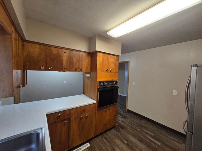 Building Photo - Remodeled 3-4 Br, 2 Bath Ranch style home, fenced in yard, garage, patio, full basement
