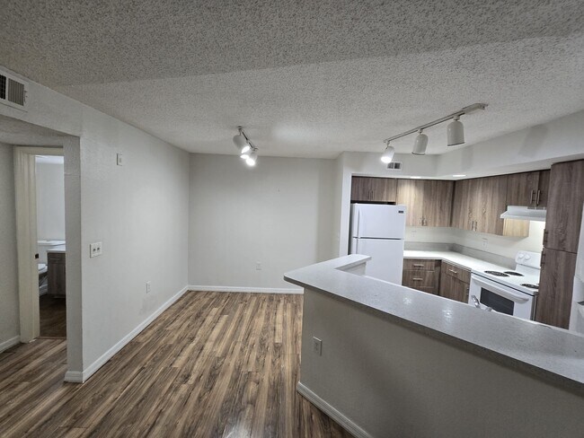 Building Photo - 12730 Vista Isles Dr