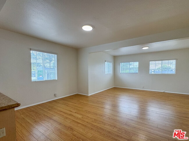 Building Photo - 4459 W 136th St