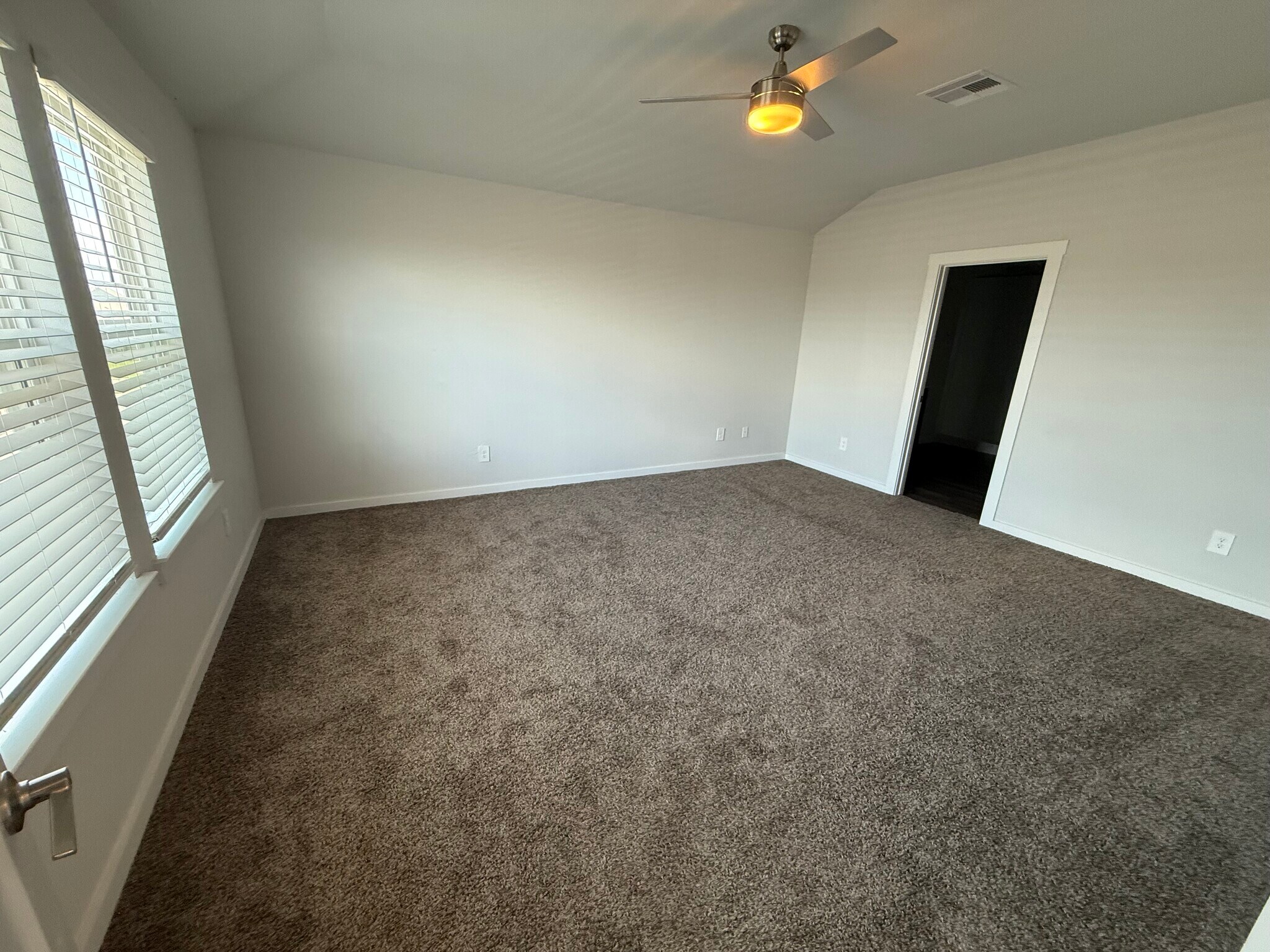Building Photo - 1218 Amistad Loop