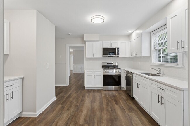 Building Photo - 127 Bell Ave