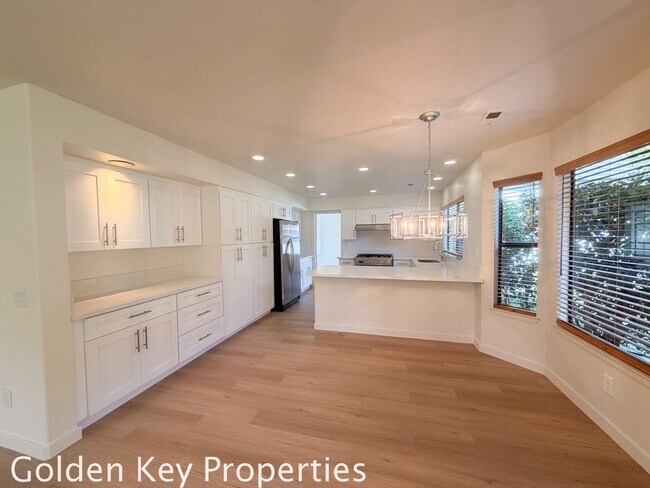 Building Photo - Beautiful home in Desirable Carlsbad Neighborhood!