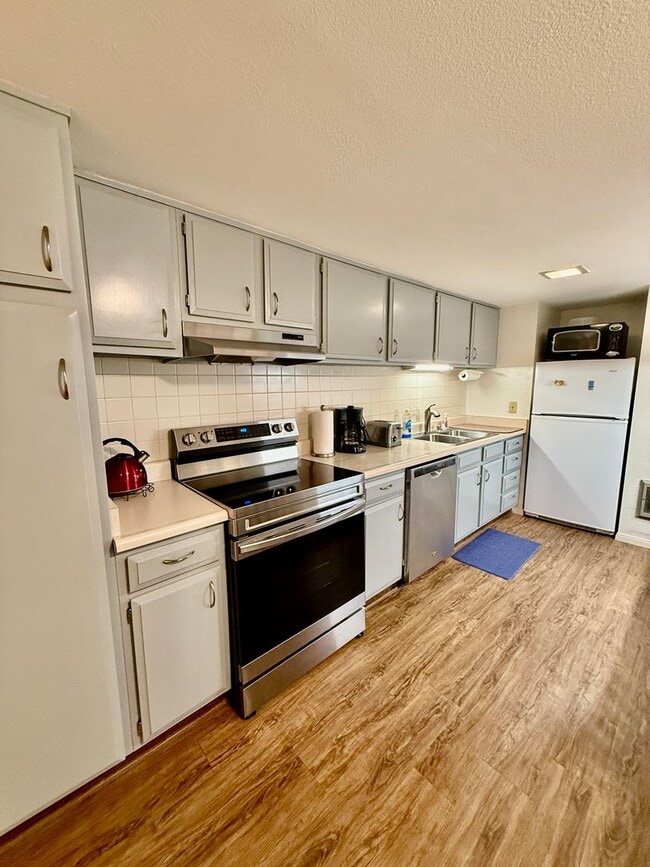 Building Photo - Winter Rental – Mountain Shadows, Center o...