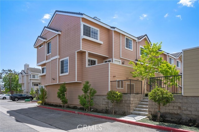 Building Photo - 2800 Plaza del Amo