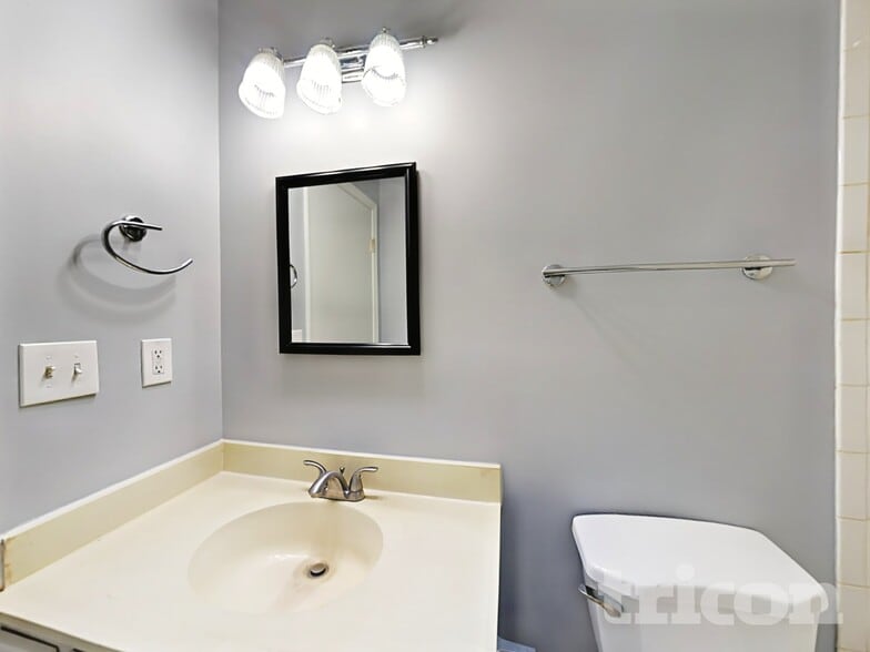 Building Photo - 1370 High Country Ct