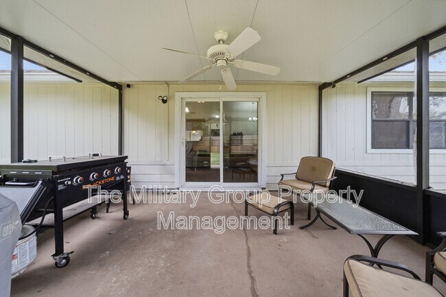 Building Photo - 1261 Cutlass Rd