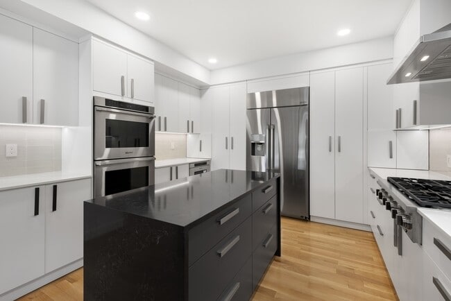 Building Photo - 6402 106th Ave NE