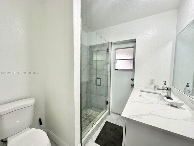 Building Photo - 3511 Quentin Ave