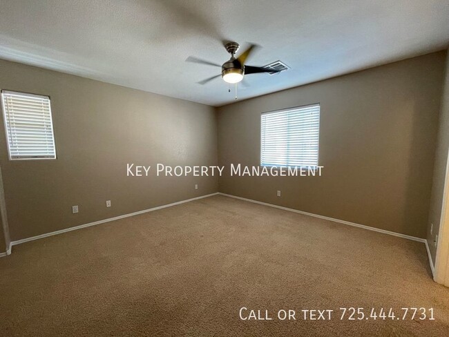 Building Photo - SPACIOUS 3 BEDROOM W/ LOFT IN THE SOUTHWEST