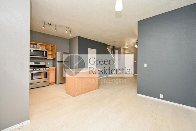 Building Photo - 23850 Pebworth Pl