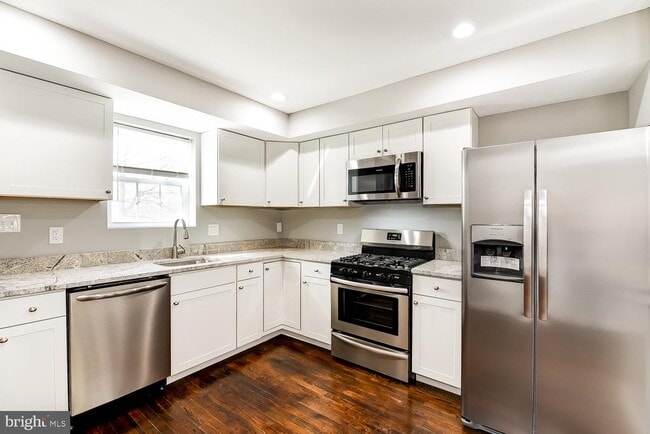 Building Photo - 707 Congress St SE