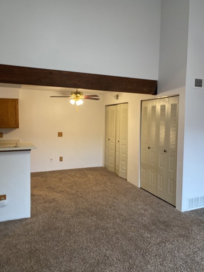 Building Photo - Spacious 2bd/2ba condo!