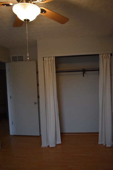 Building Photo - 3211 Southern Hills Dr