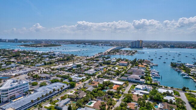 Building Photo - 2800 N Ocean Dr