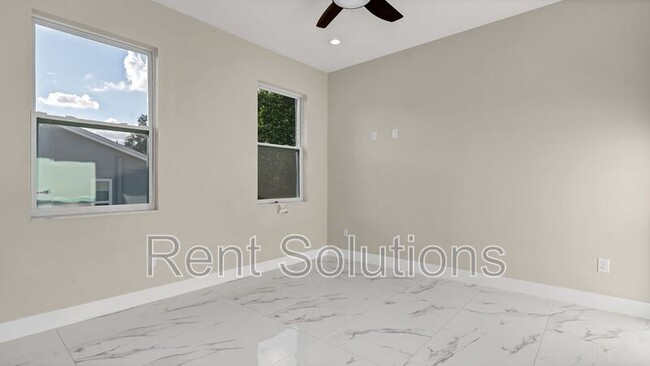 Building Photo - 2839 60th Ave N