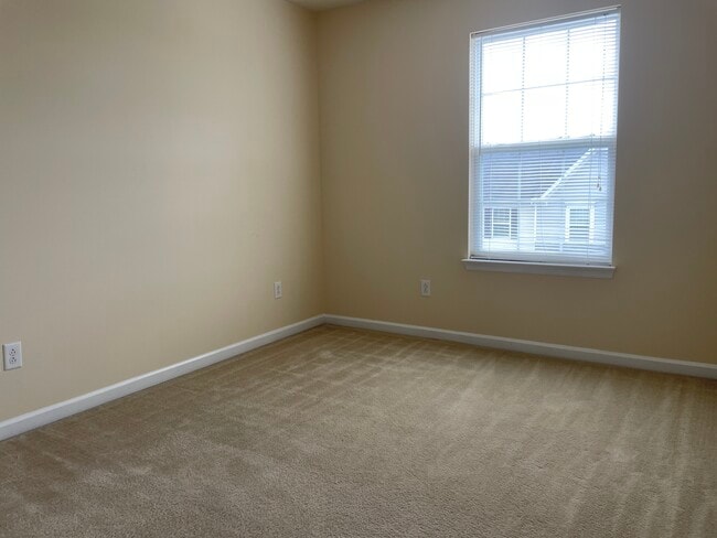 Building Photo - 342 Falcon Run