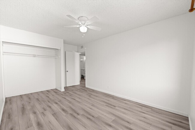 Building Photo - 6685 Sabado Tarde Rd