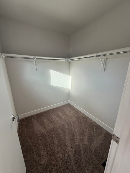 Building Photo - 1053 Eaton St