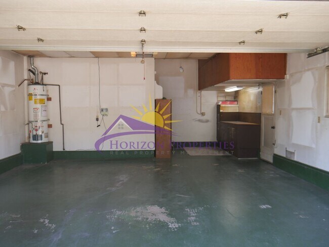 Building Photo - 6319 St James Dr