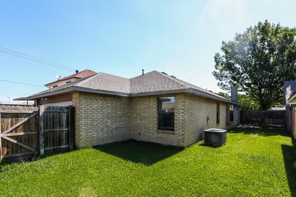 Building Photo - 1329 Planters Rd