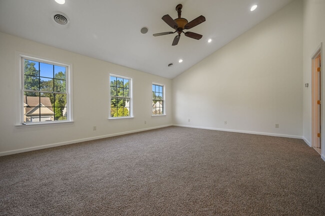 Building Photo - 438 Lorraine Dr