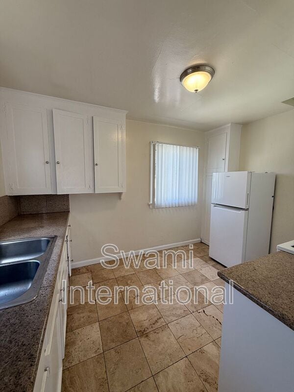 Building Photo - 119 E N St