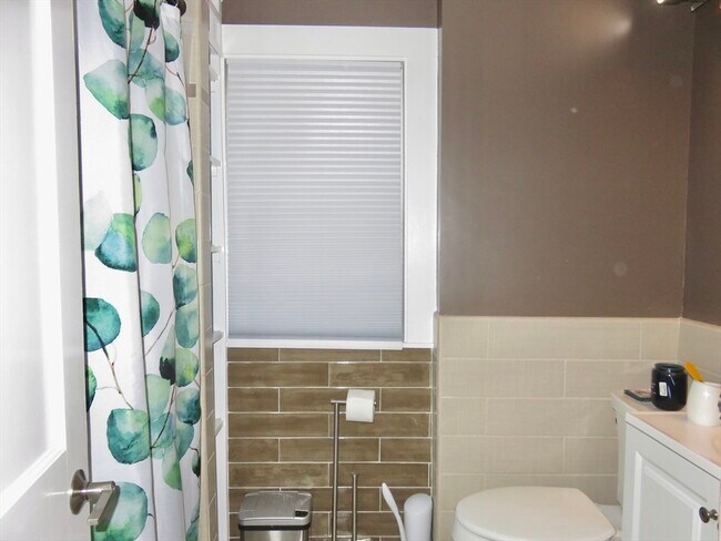 Building Photo - 35 Lovell Rd