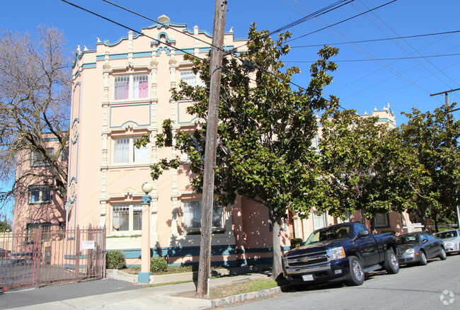 Primary Photo - Bennett Apartments