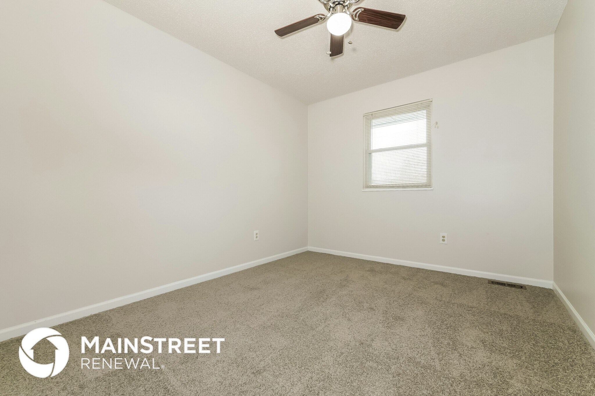 Building Photo - 10439 N Cherry Dr