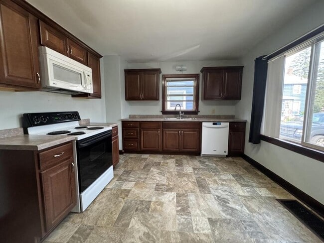 Building Photo - 1315 N 21st St