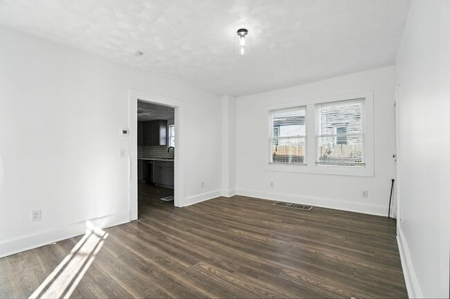 Building Photo - 191 Elmwood Ave