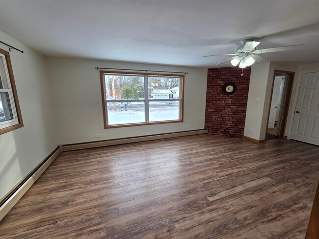 Building Photo - 158 McKeen St