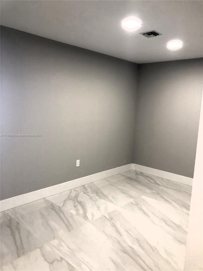 Building Photo - 16385 Biscayne Blvd