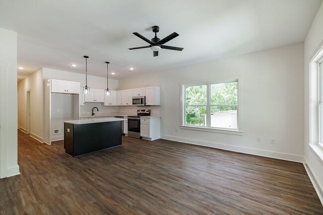 Building Photo - 232 Vine St