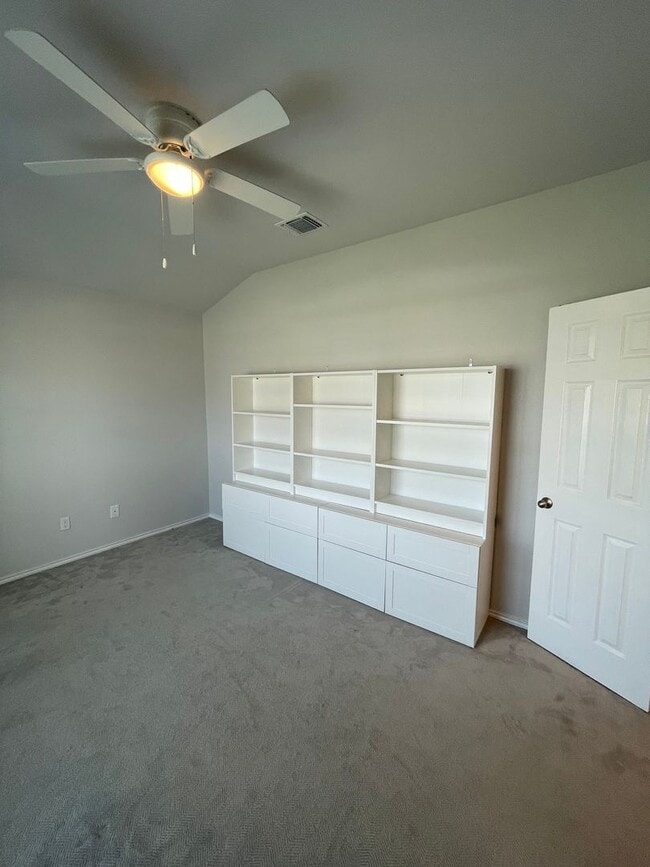 Building Photo - Available Now | Modern Single-Story 3 Bed, 2 Bath | Separate Office/Den | Big Yard | Pet Restrict...
