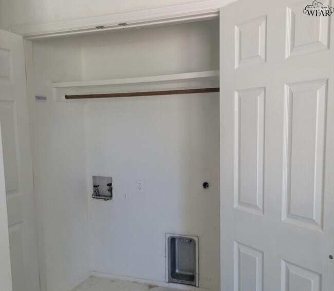 Building Photo - 1309 Harvey Dr