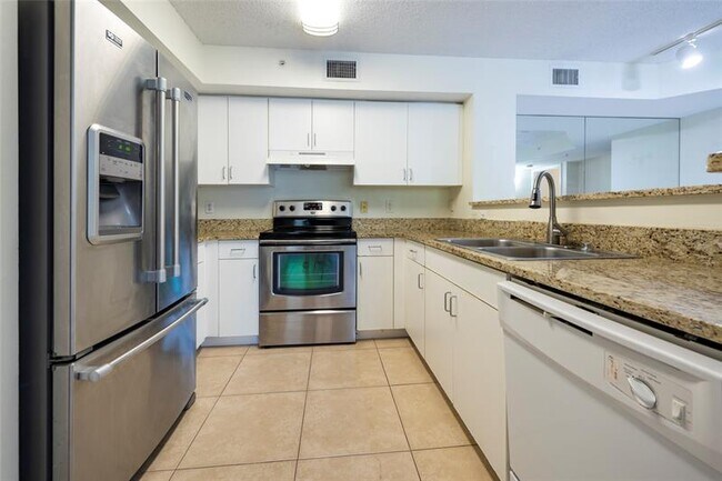 Building Photo - 4808 N State Rd 7