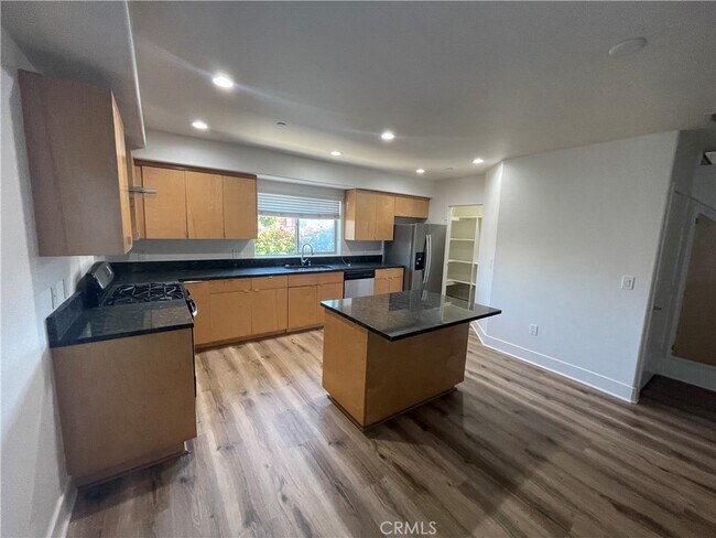 Building Photo - 11312 Huston St